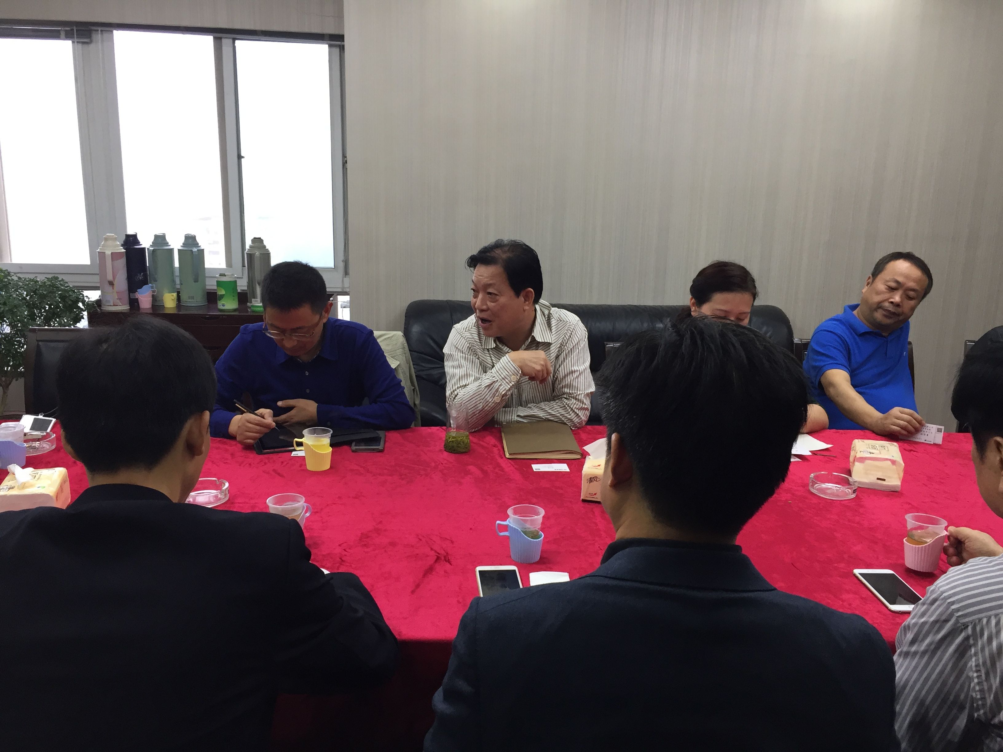 武汉混凝土协会与水泥企业召开座谈会