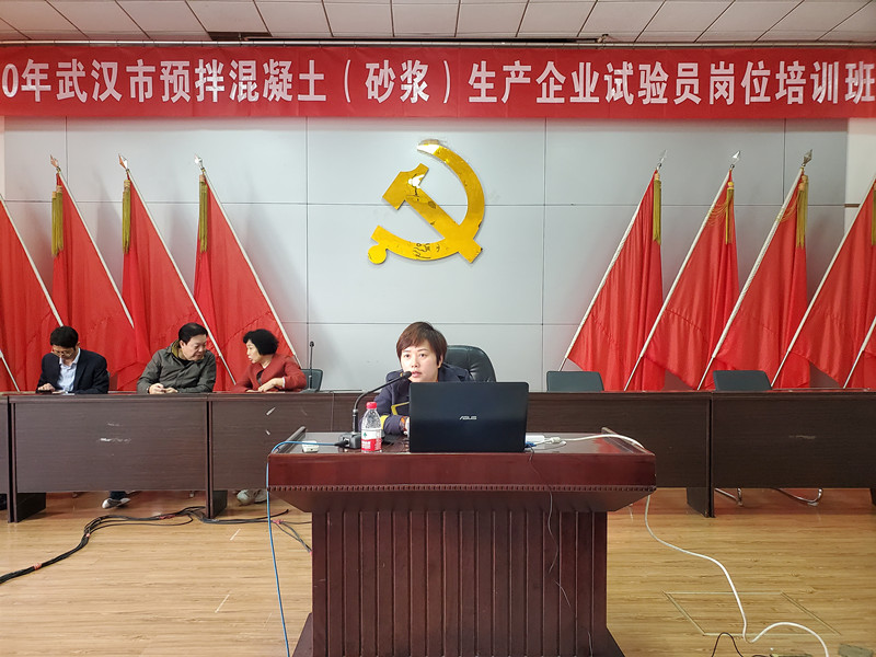 杨力荔.jpg