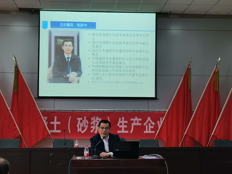 杨家华.jpg 杨家华.jpg