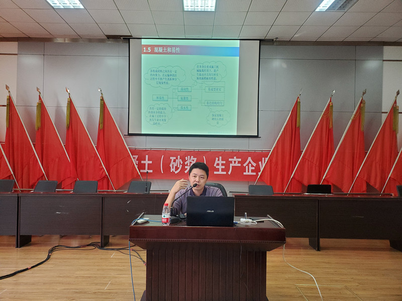 潘亚波2.jpg 潘亚波2.jpg