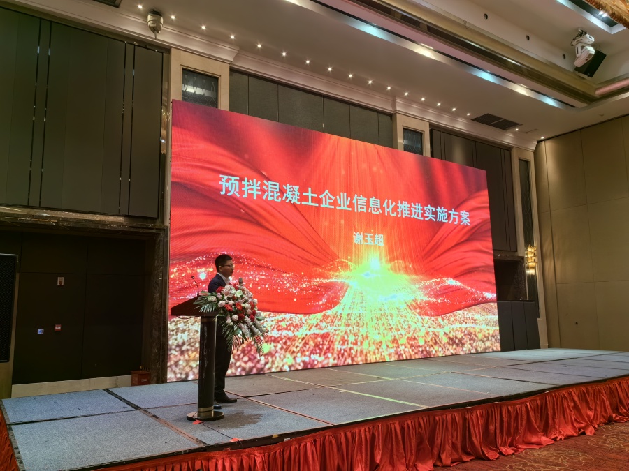 谢玉超_副本.jpg 谢玉超_副本.jpg