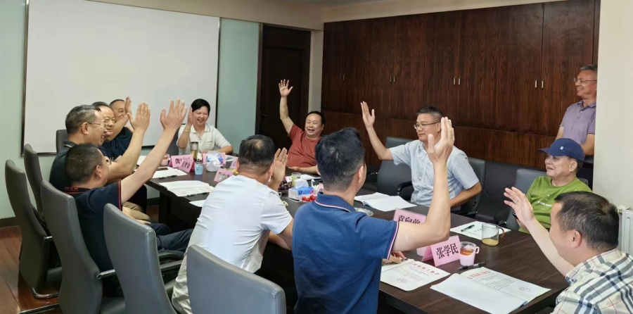举手表决1_副本.jpg 举手表决1_副本.jpg