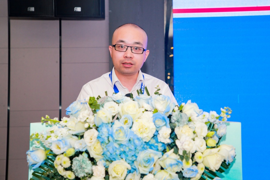 中国葛洲坝集团水泥有限公司环保处处长余云祥.jpg 中国葛洲坝集团水泥有限公司环保处处长余云祥.jpg
