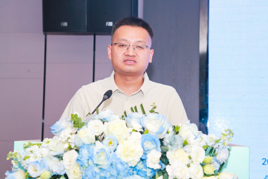 百年建筑网分析师曹志华.jpg 百年建筑网分析师曹志华.jpg