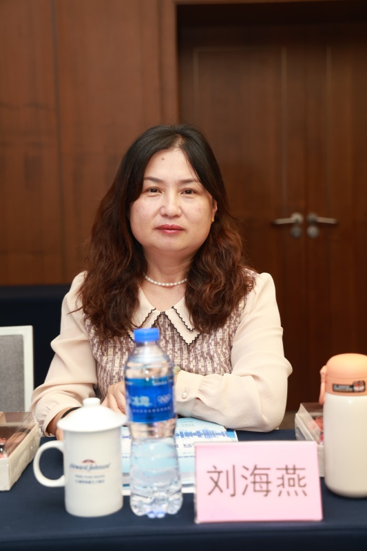 刘海燕.jpg