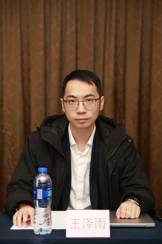 王泽雨.jpg